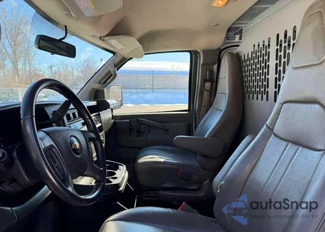 2021 Chevrolet Express G2500 from USA, damaged, VIN 1GCWGAFP7M1313417